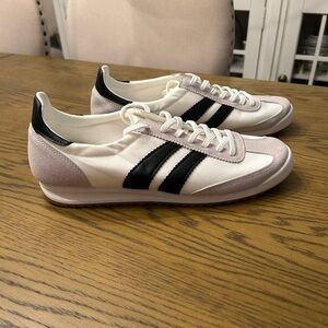 Madden Girl sneakers. Sz 8.5. New.